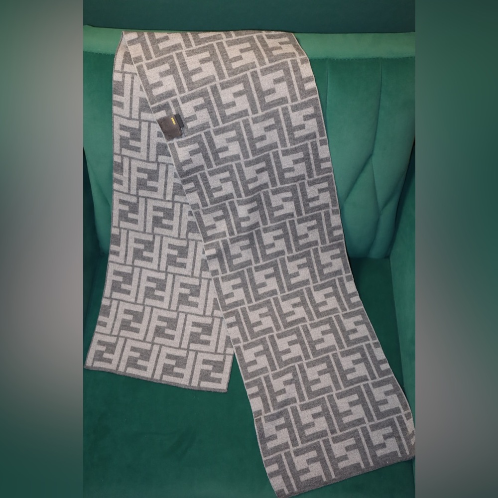 Pre-Loved Fendi Gray Scarf